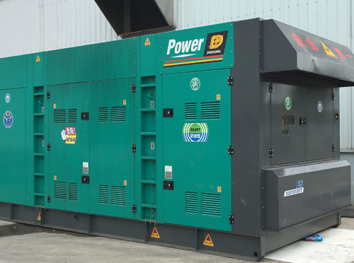 静安升级发电机组的过程中需要注意哪些安全事项？